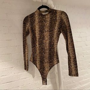 BACKLESS SNAKESKIN LONGSLEEVE BODYSUIT